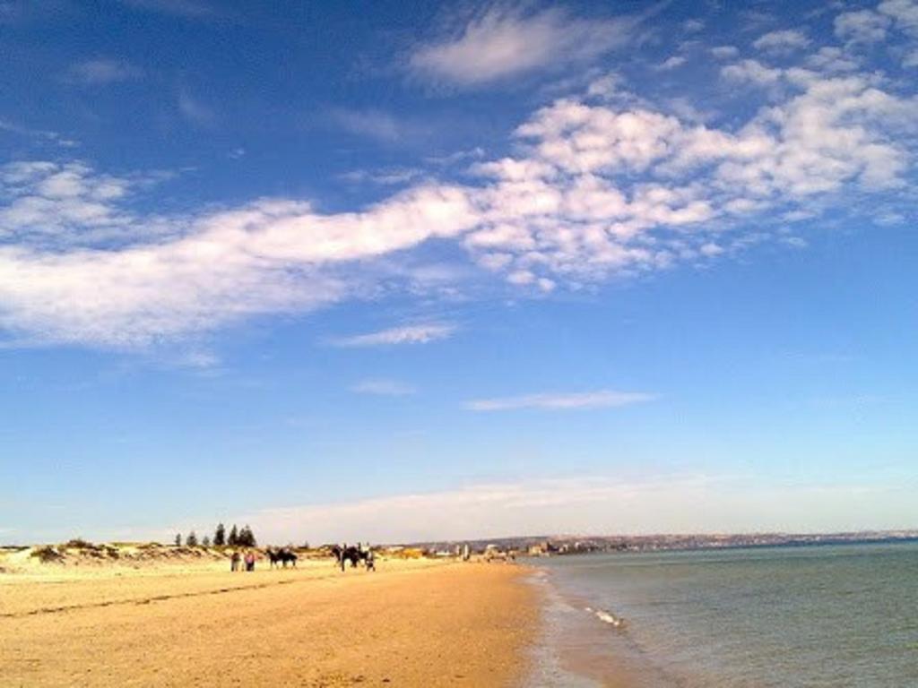 Acushla Accommodation West Beach Esterno foto