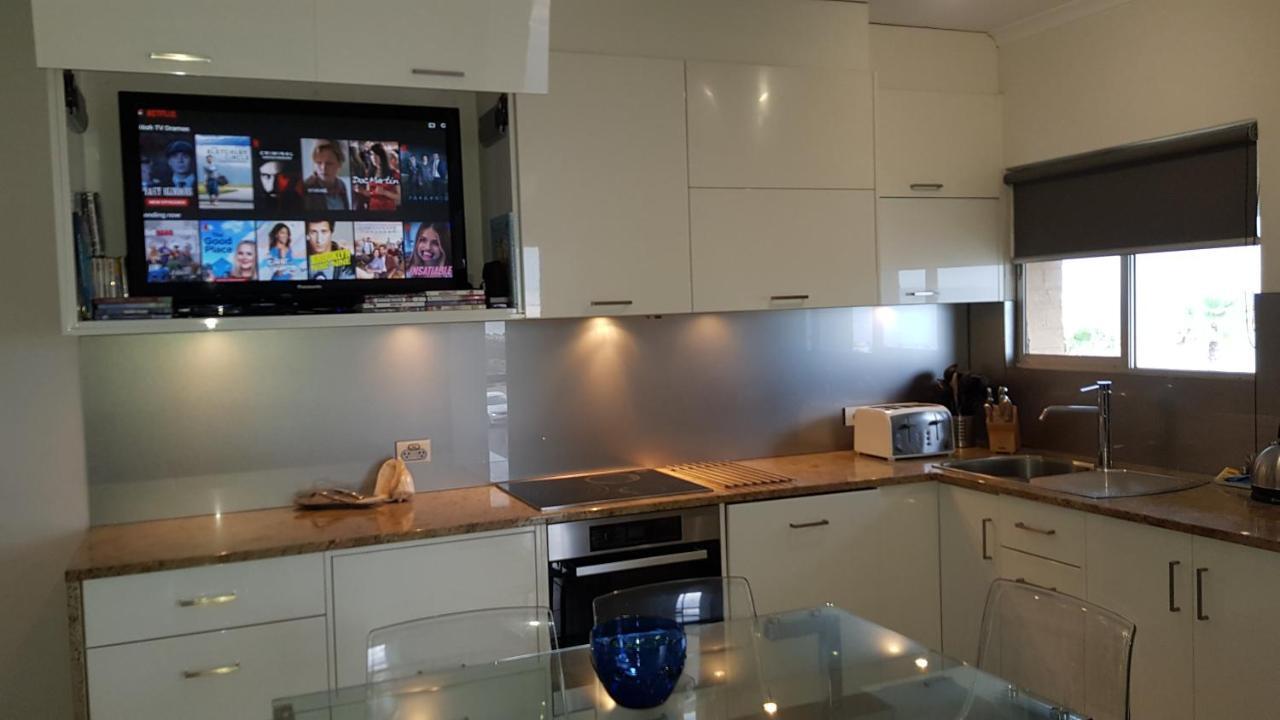 Acushla Accommodation West Beach Esterno foto